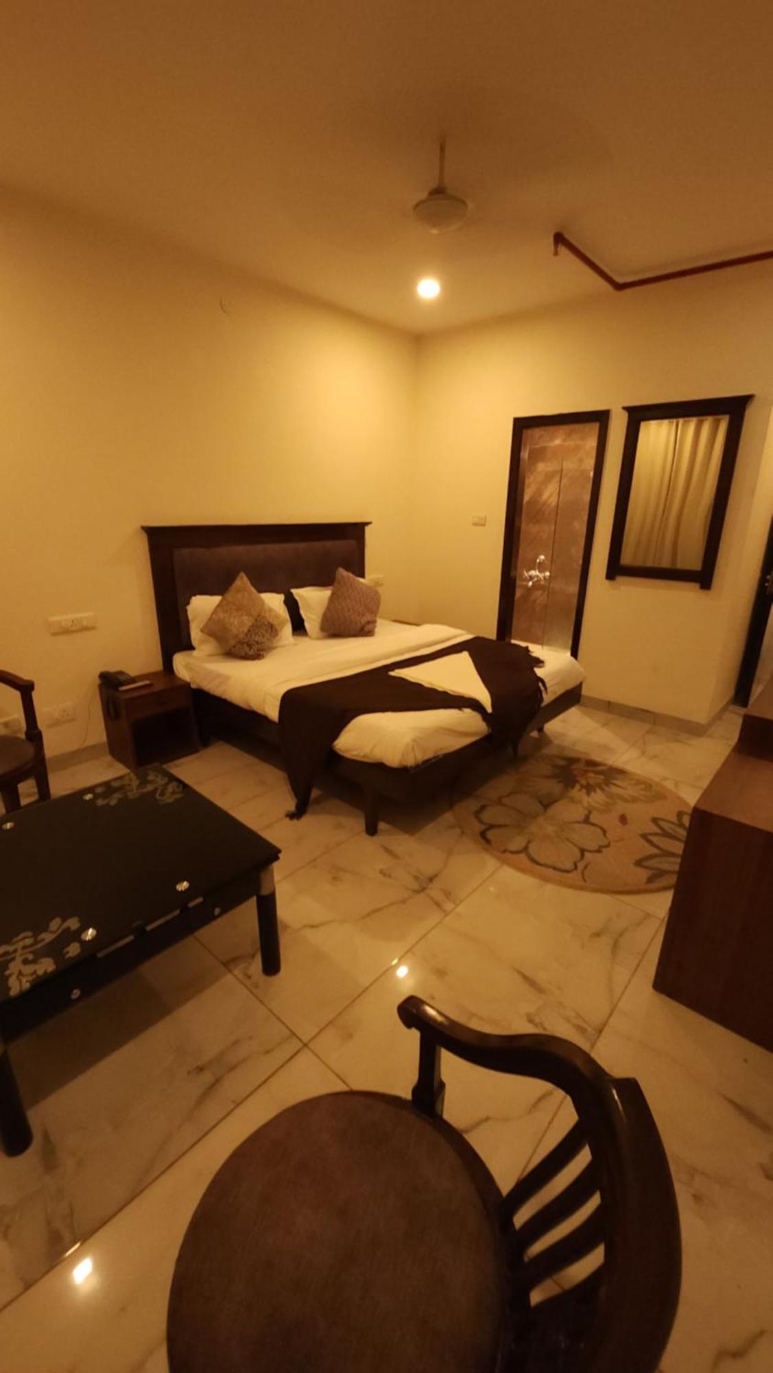 Hotel Bliss Stay Chandigarh Exterior photo